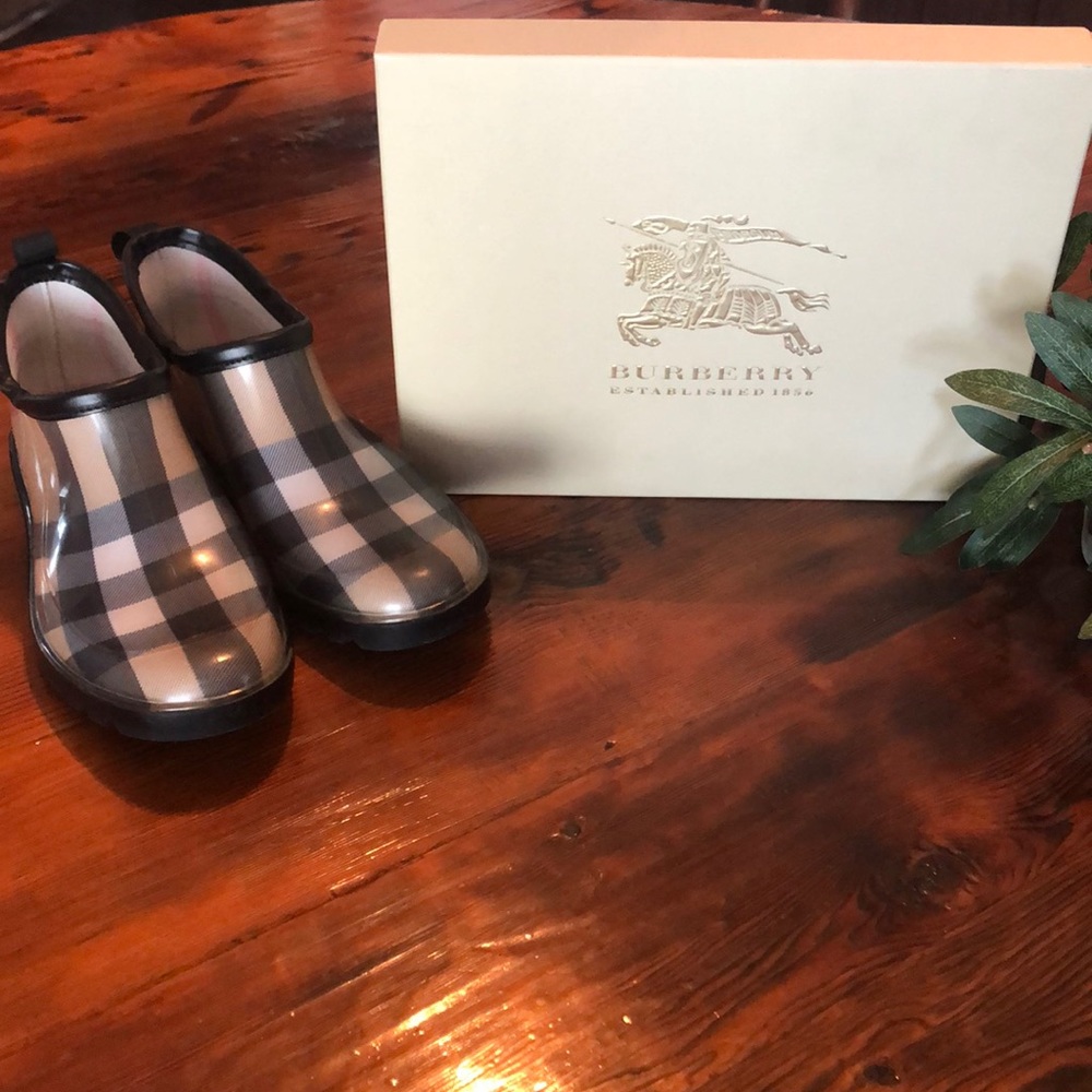 Burberry Women’s Size 8 Rain Shoes